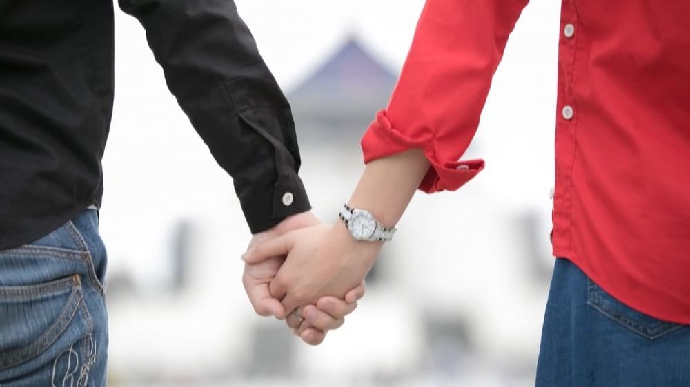 恋愛あるある⑱:感情表現は少なくても行動で示す愛情が一貫している